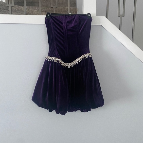 Dress - Picture 2 of 7